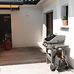 6p Lisiere De Foret Piscine Barbecue