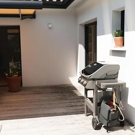 6p Lisiere De Foret Piscine Barbecue