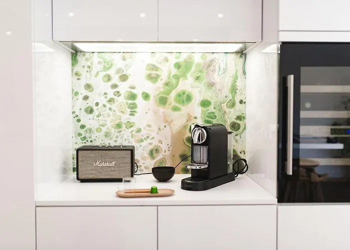 6p Lisiere De Foret Piscine Barbecue